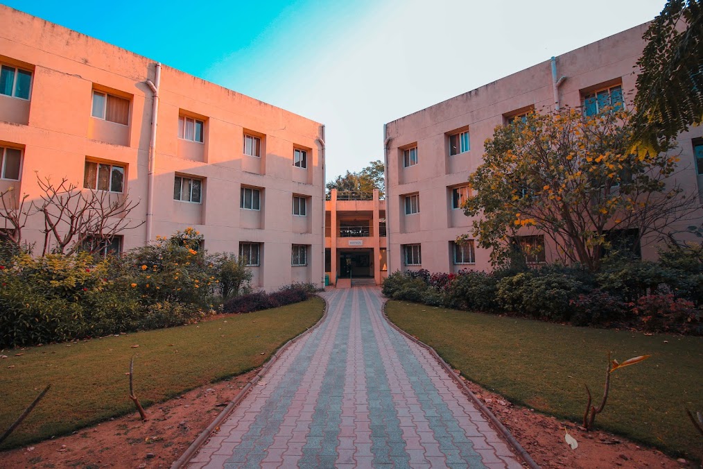 DA-IICT Gandhinagar Image 16