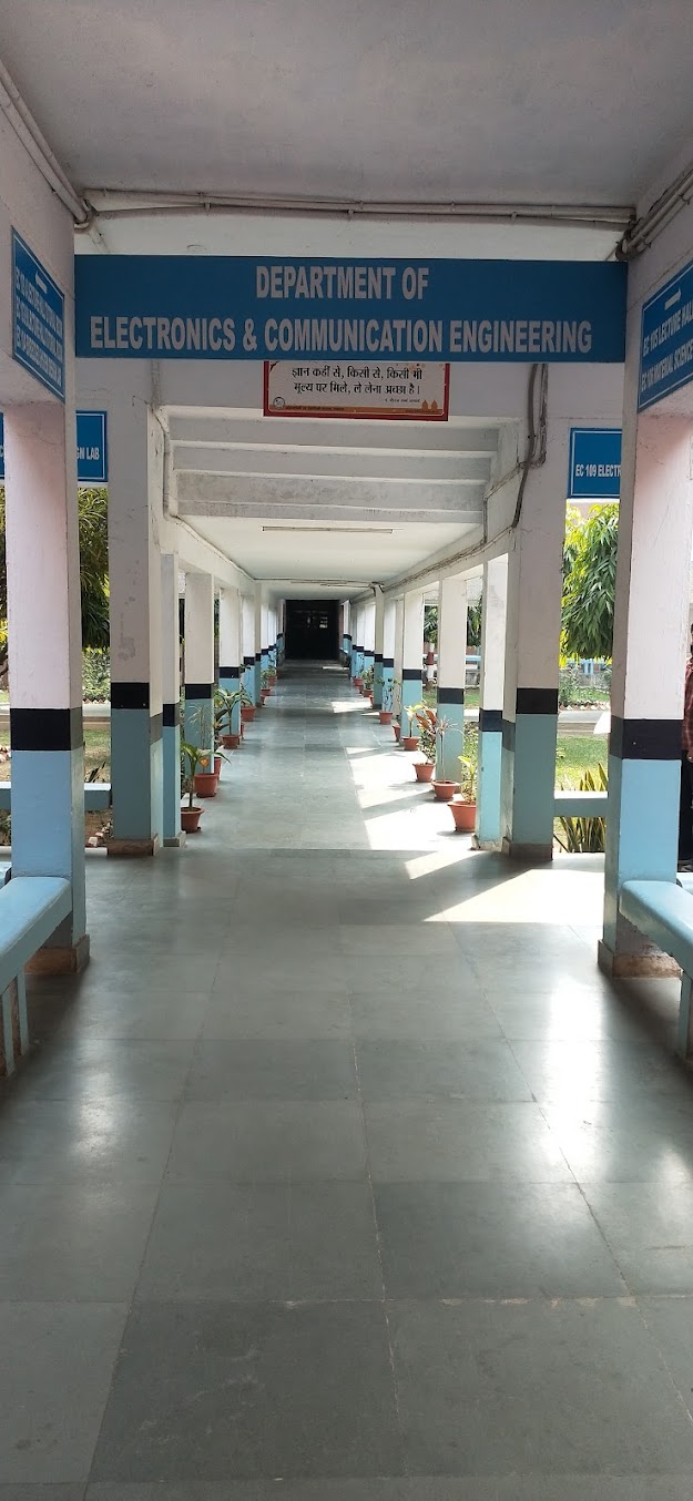 IET Lucknow Image 19